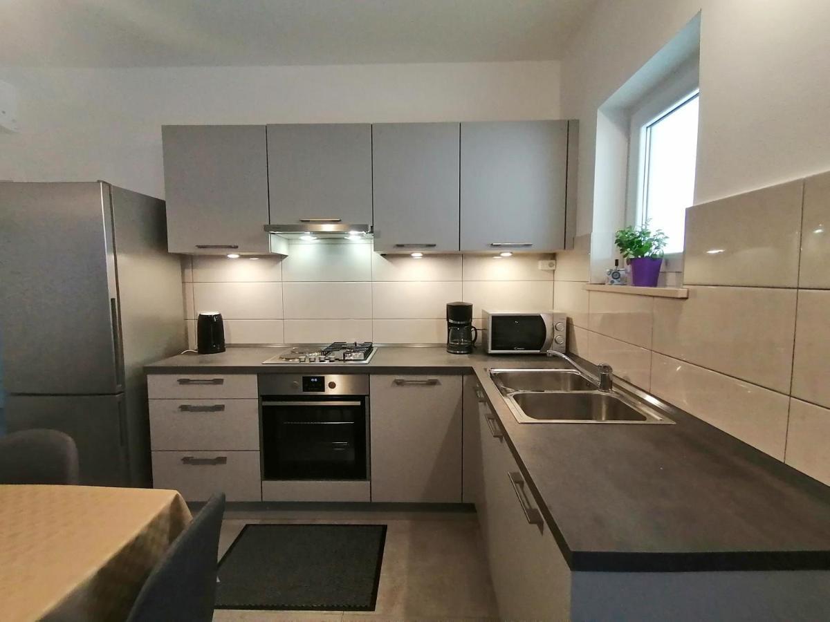 Holiday Apartment Dunja Pula Exterior photo