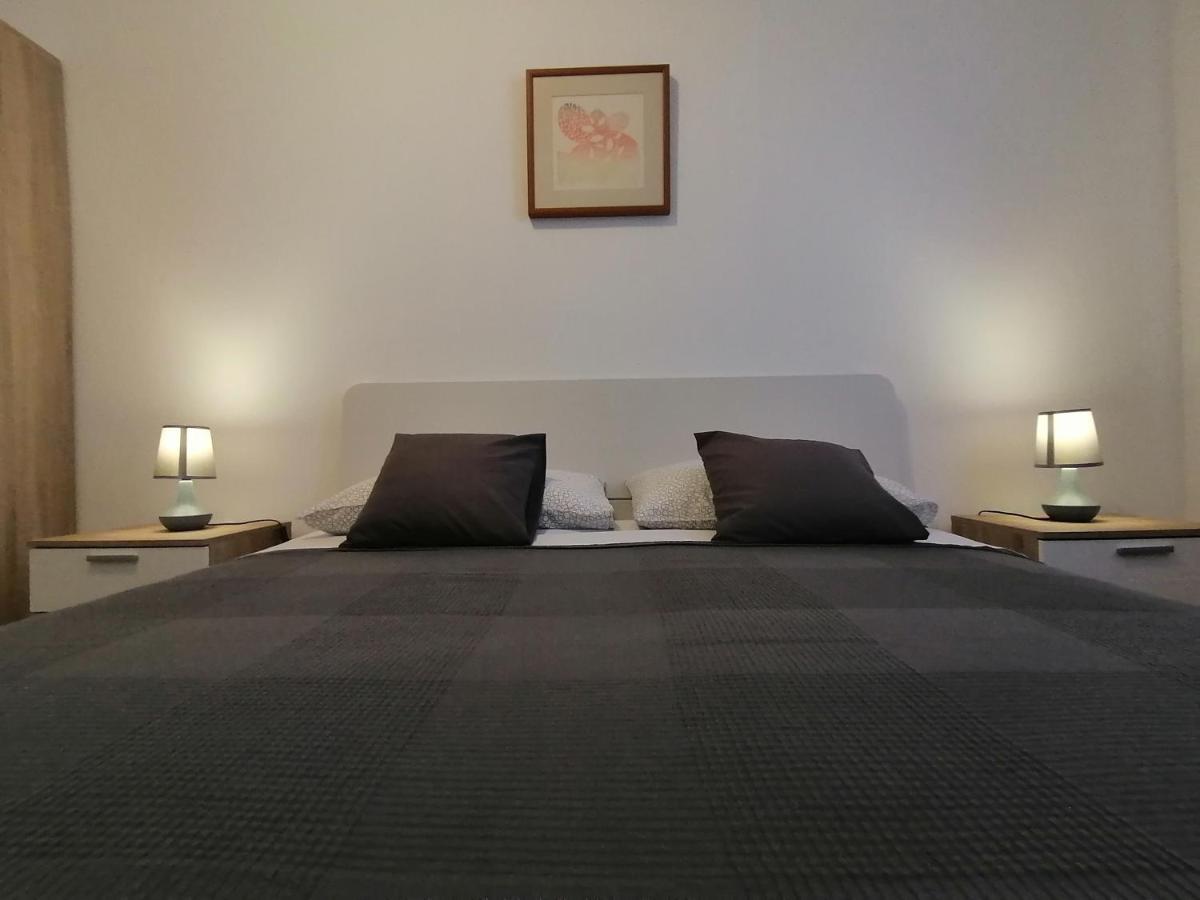 Holiday Apartment Dunja Pula Exterior photo