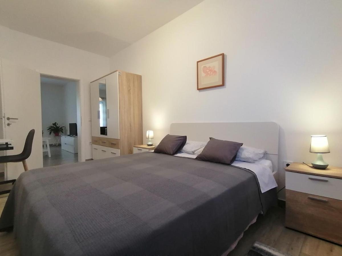 Holiday Apartment Dunja Pula Exterior photo