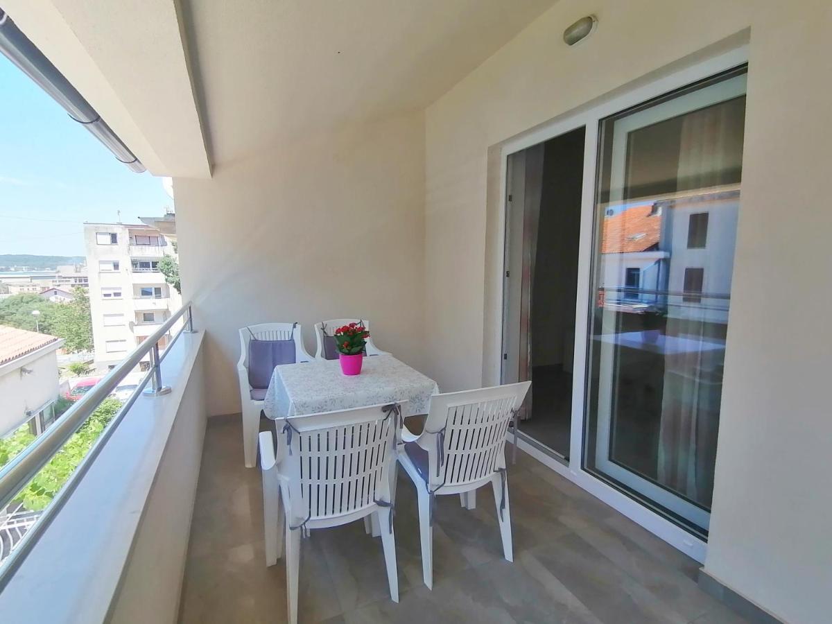 Holiday Apartment Dunja Pula Exterior photo