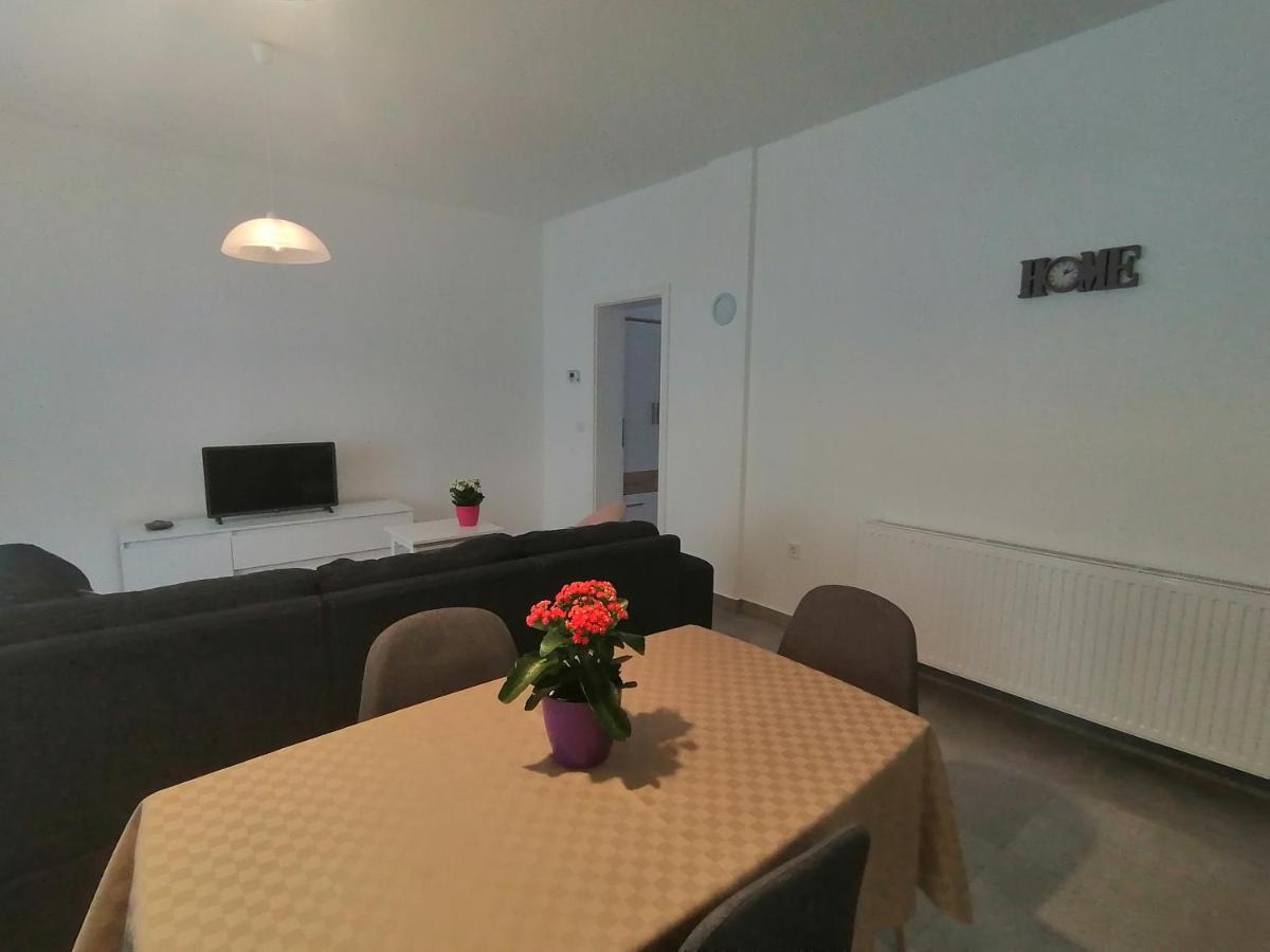 Holiday Apartment Dunja Pula Exterior photo
